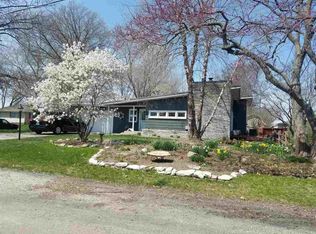 304 E 12th St, Washington, IA 52353