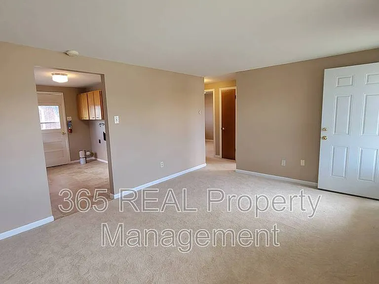 2440 W 11th St — Photo 4