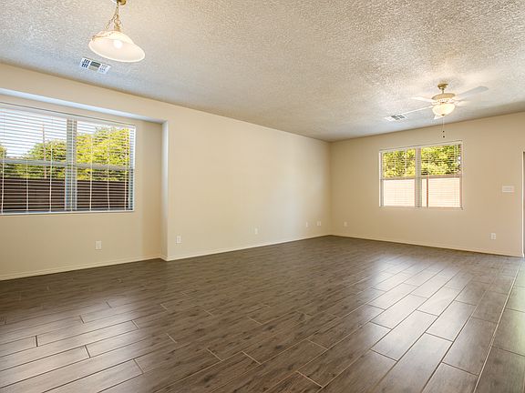 5th image of 500 Twilight Vista Ln SW