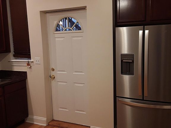 4th image of 7406 N Oakley Ave APT 1