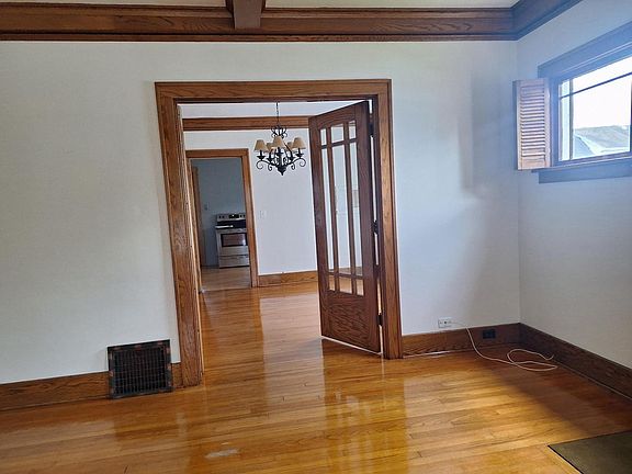 4th image of 111 E Wisconsin STREET