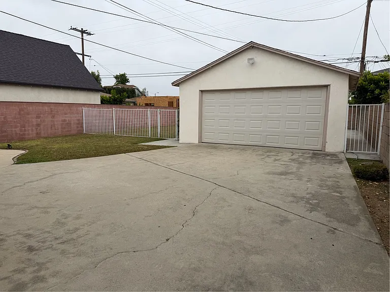 1812 S Sierra Vista Ave — Photo 3