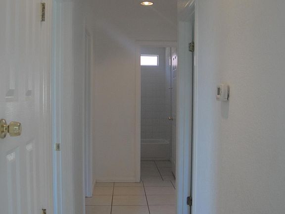 3rd image of 4039 Linda Dr