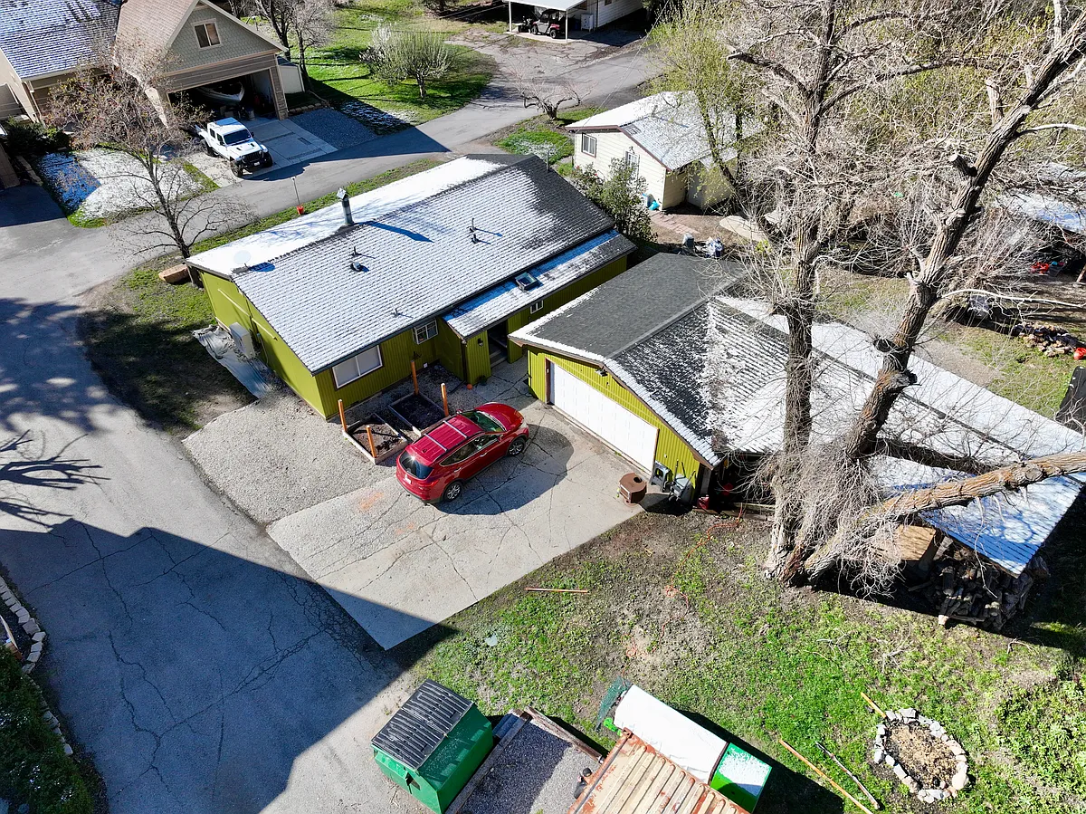 Building Photo - 3740 E Provo Canyon Rd #15