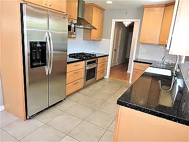 3 bed, 1356 sqft, $3,400 — Photo 3