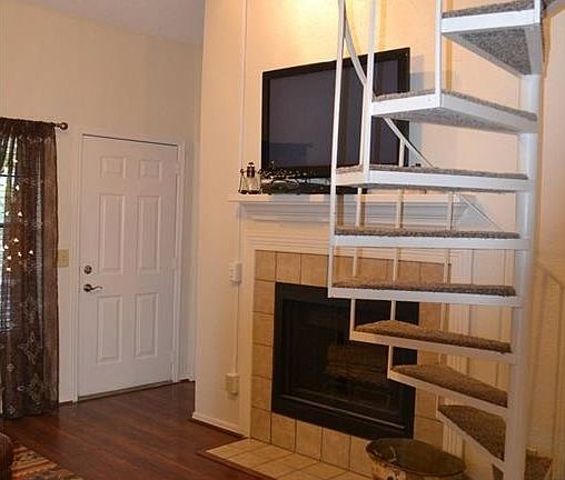 5th image of 11120 Stratford Dr
