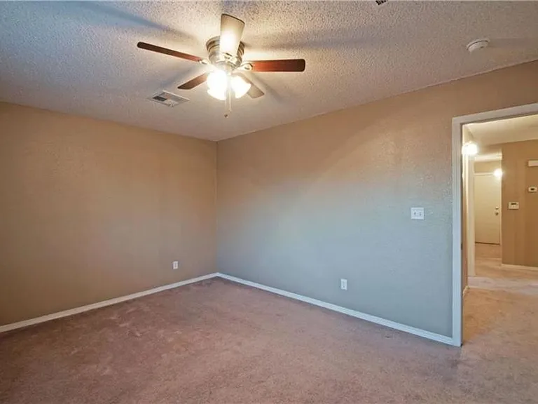 304 Jim Hofher Pl — Photo 13