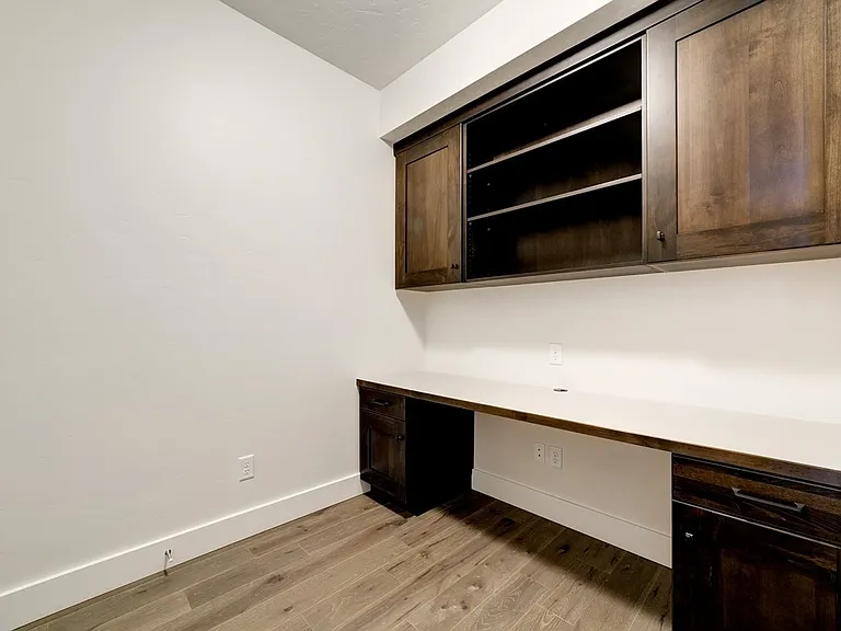 4314 E Parkcenter Blvd — Photo 12
