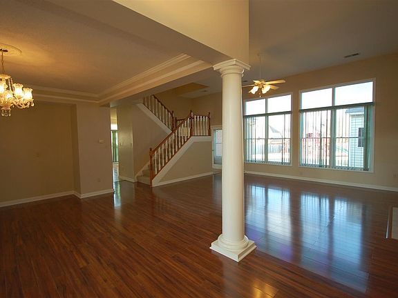 2nd image of 9340 Fir Hill Dr N