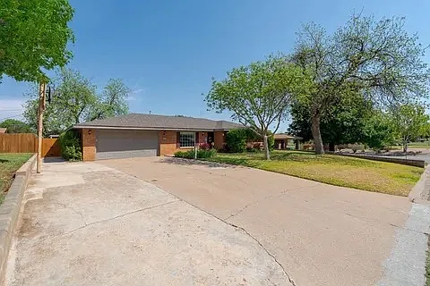 4 bed, 1788 sqft, $2,600 — Photo 3