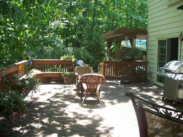 Large, spacious deck