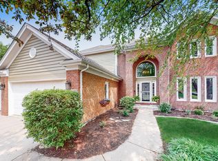 2330 Courtland Ct, Aurora, IL 60502