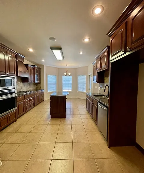 4502 Swinton Dr — Photo 12