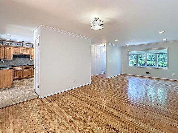 4th image of 3 Nokomis Ave