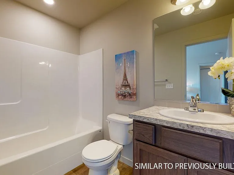 324 Merrick Ave — Photo 4