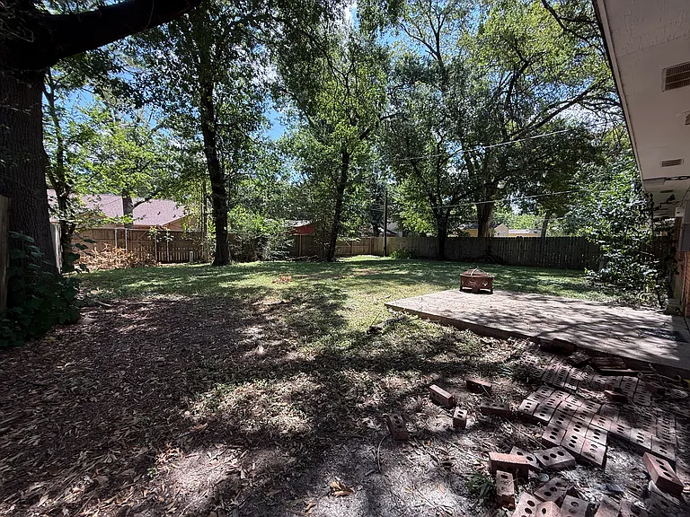 1915 Fairfax Dr — Photo 18