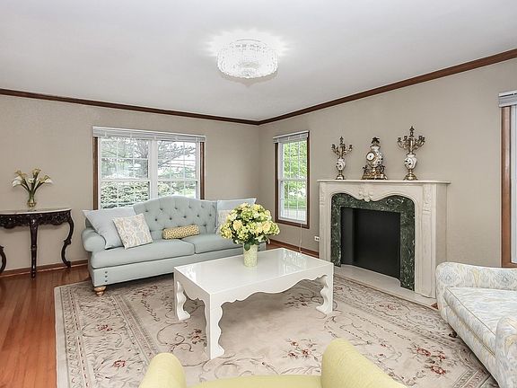 5th image of 105 Warwick Dr