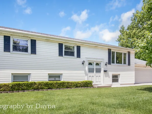 527 Edwin Dr, Bourbonnais, IL 60914