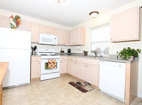 5th image of 2213 N Sedgefield Ct