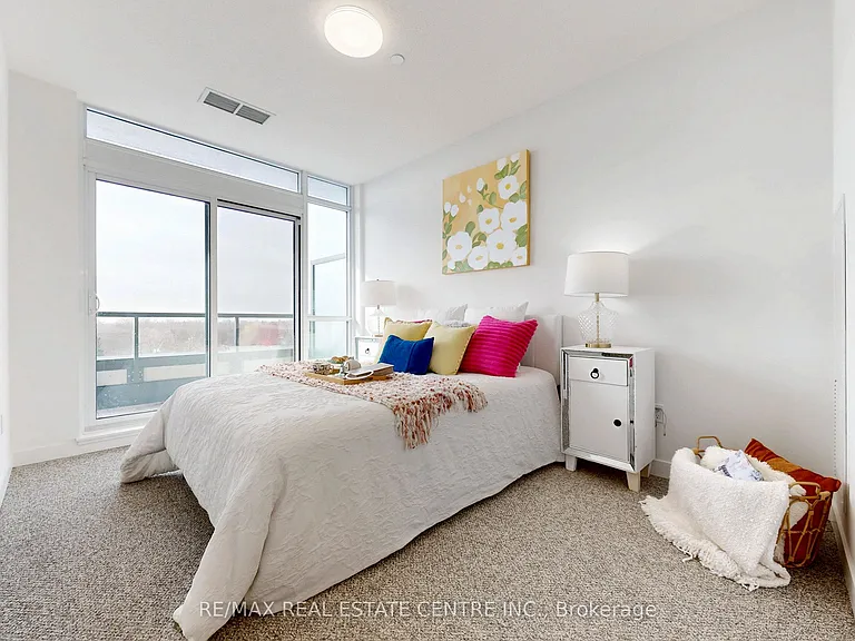 1010 Dundas St E #Penthouse 12 — Photo 20