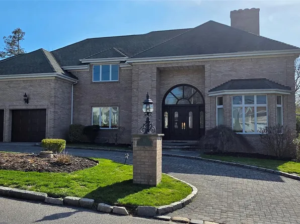 14 Potters Lane, New Rochelle, NY 10805