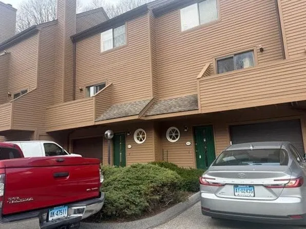 55 Cross St Unit E7, Danbury, CT 06810