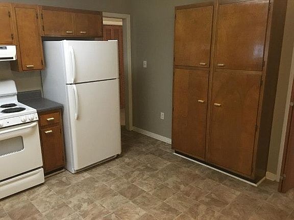3rd image of 612 Mary Beth Ave