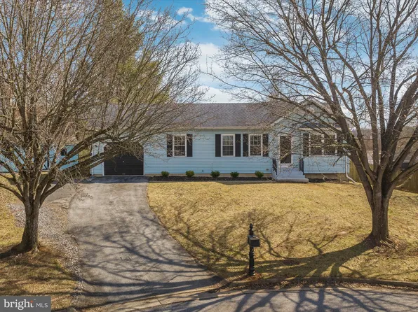 490 Jocelyne Ct, Front Royal, VA 22630