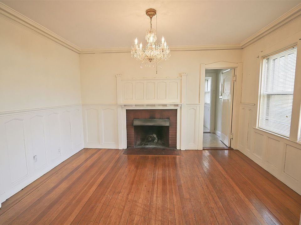 2BD-102MtAuburnDR
