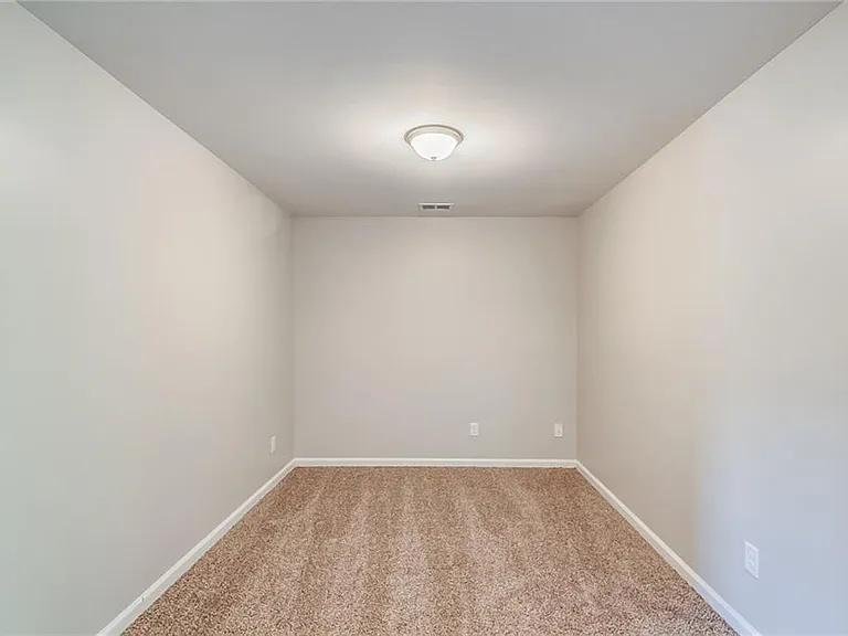2125 Greencrest Cir — Photo 11