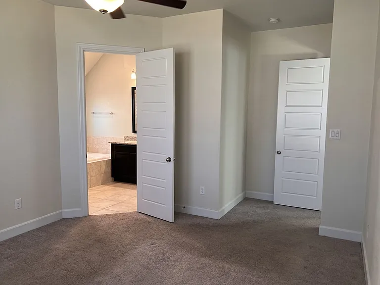 10215 High Noon Dr — Photo 22