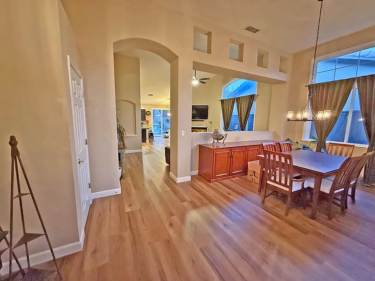 4312 Lafayette Dr — Photo 2