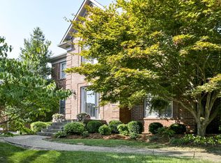 7019 Wooded Meadow Rd, Louisville, KY 40241