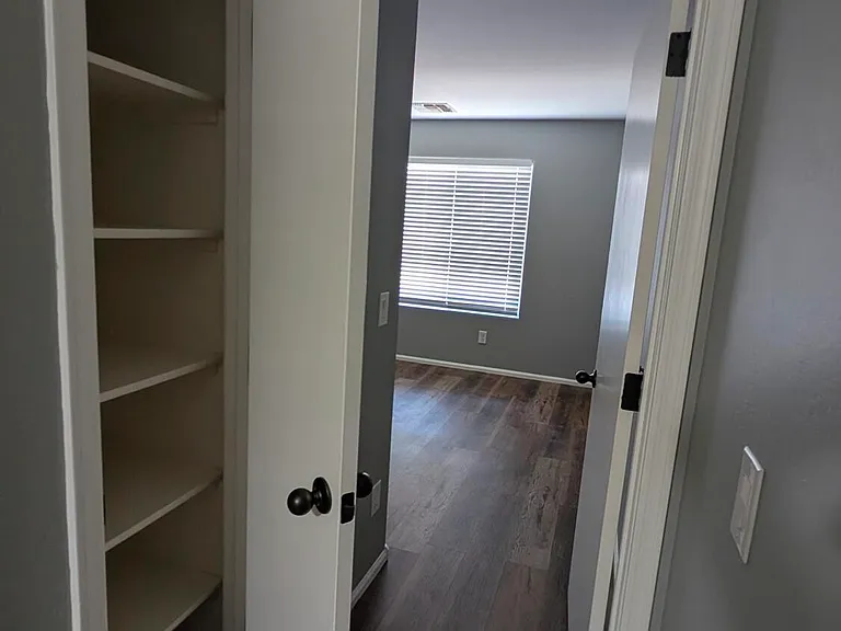 1377 E Pryor Rd — Photo 18