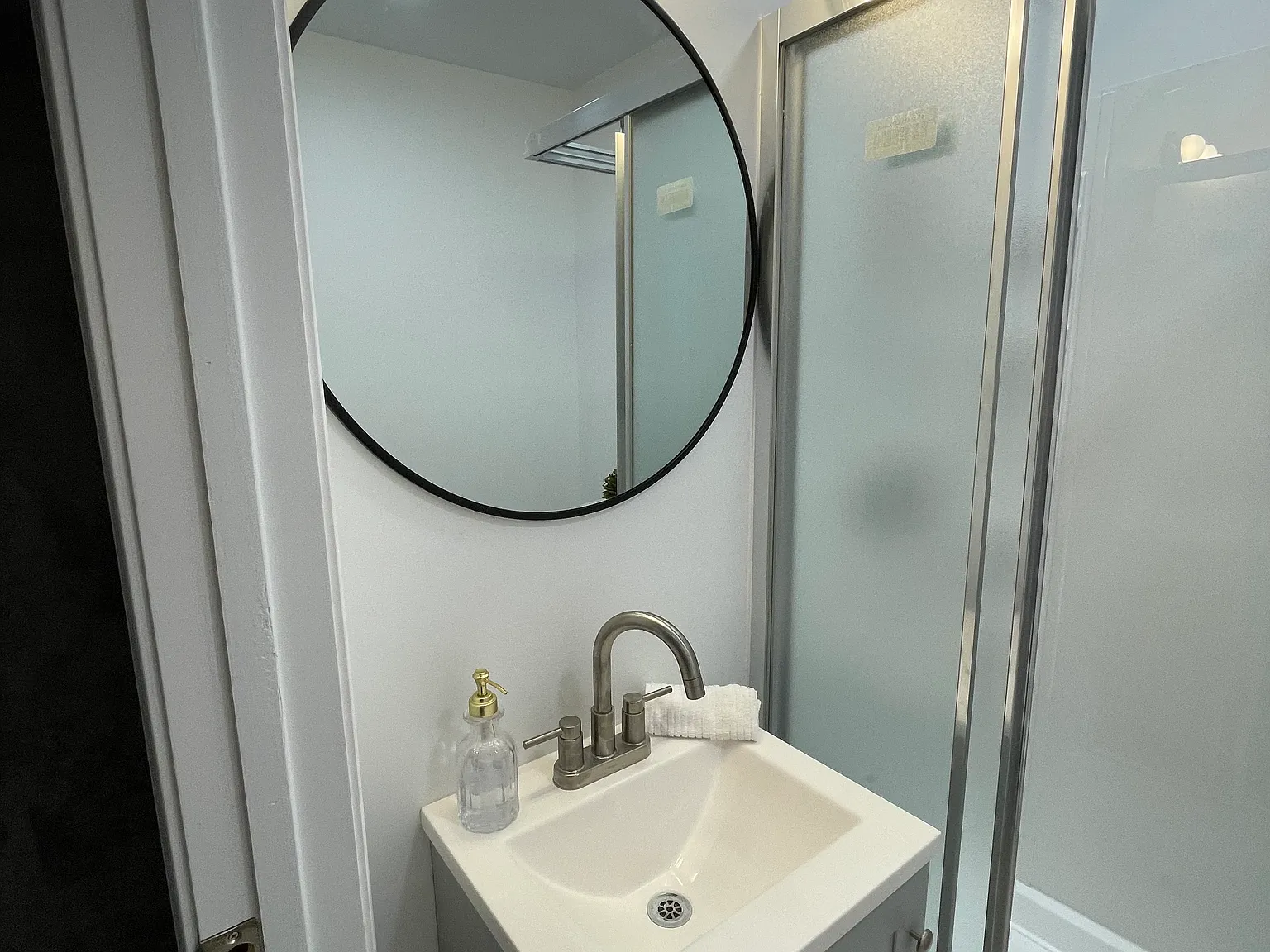 Studio, 2800 sqft, $1,200 — Photo 4