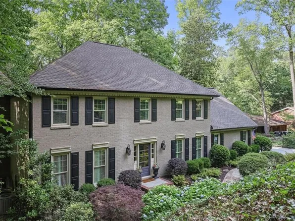 960 Lost Forest Dr, Sandy Springs, GA 30328