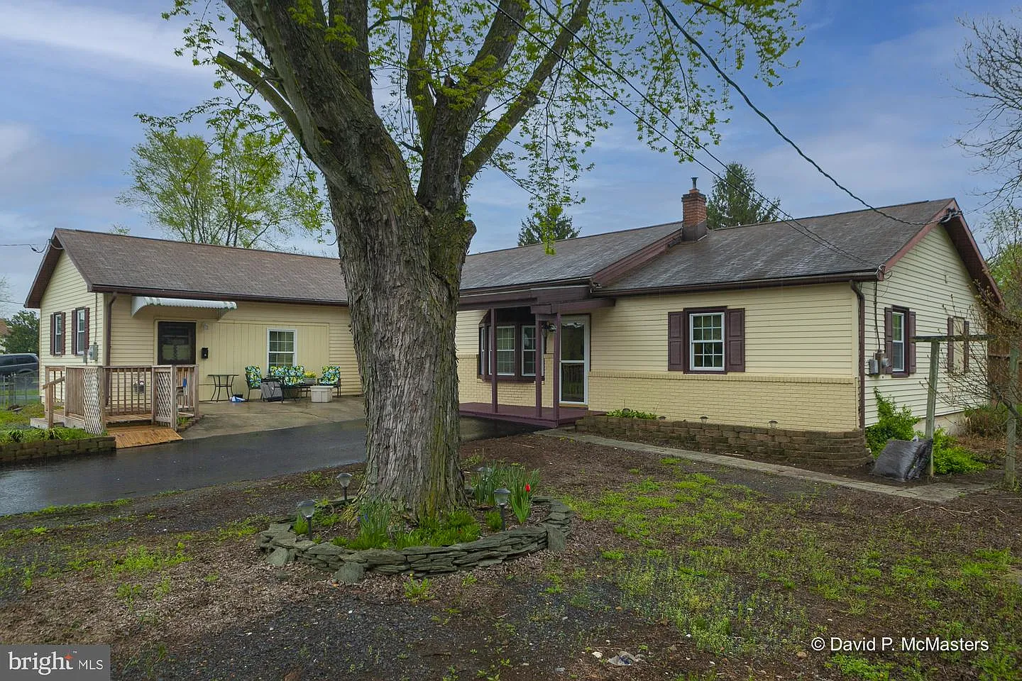 61 Wren St photo 1
