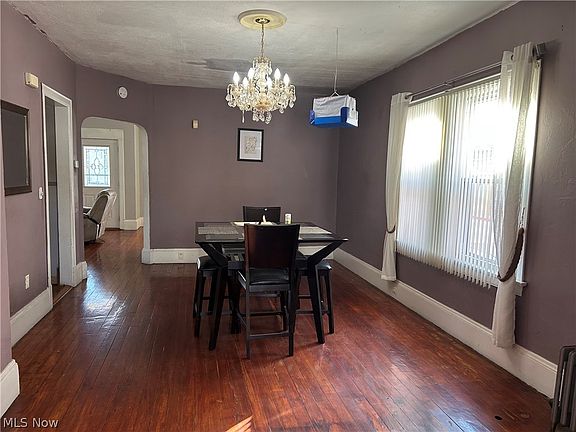 3rd image of 3934 Robert Ave