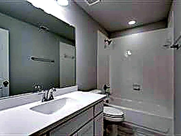 2212 Long Park Ave — Photo 8