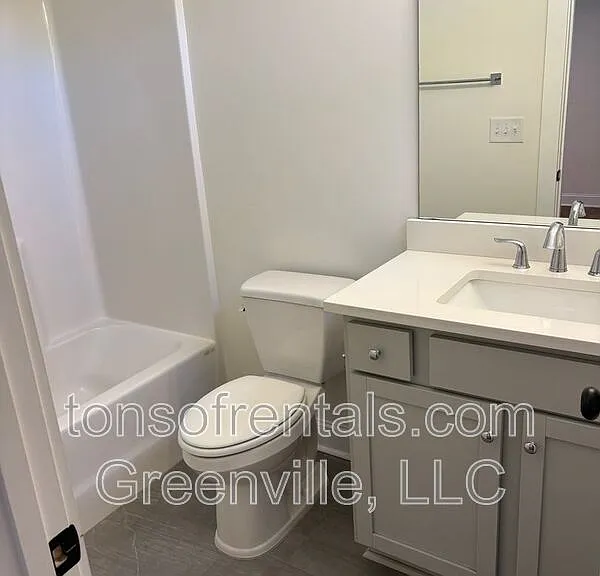 106 Hilton St #A — Photo 9
