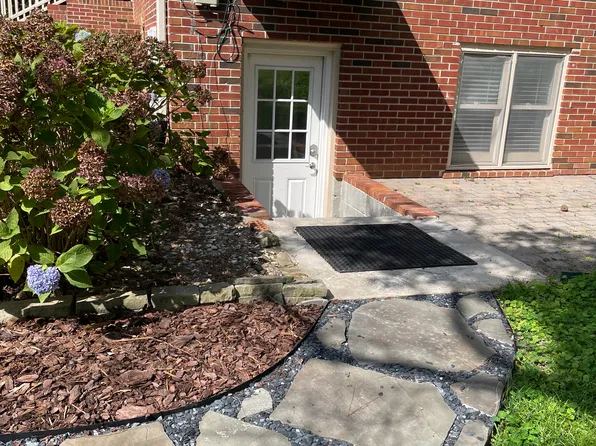 2059 Desmond Dr, Decatur, GA 30033