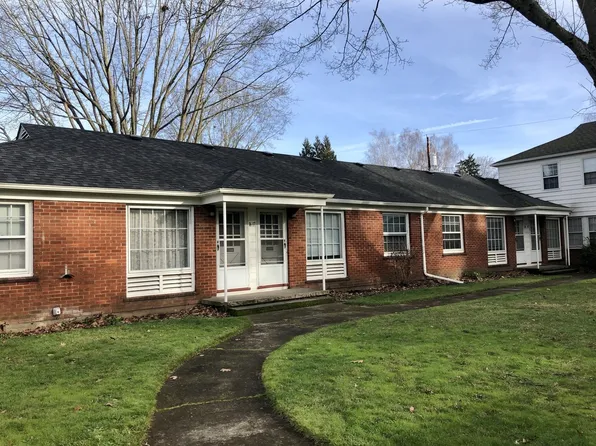 Britney Forest Apartments, 3904-4014 SE Cesar E Chavez Blvd #096e092f9, Portland, OR 97202