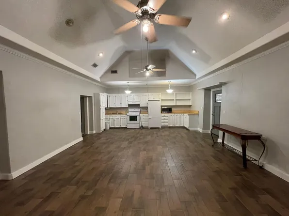 405 Uribe Ave, San Ygnacio, TX 78067