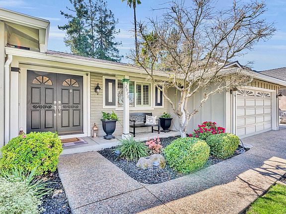 3rd image of 2070 Raven Rd