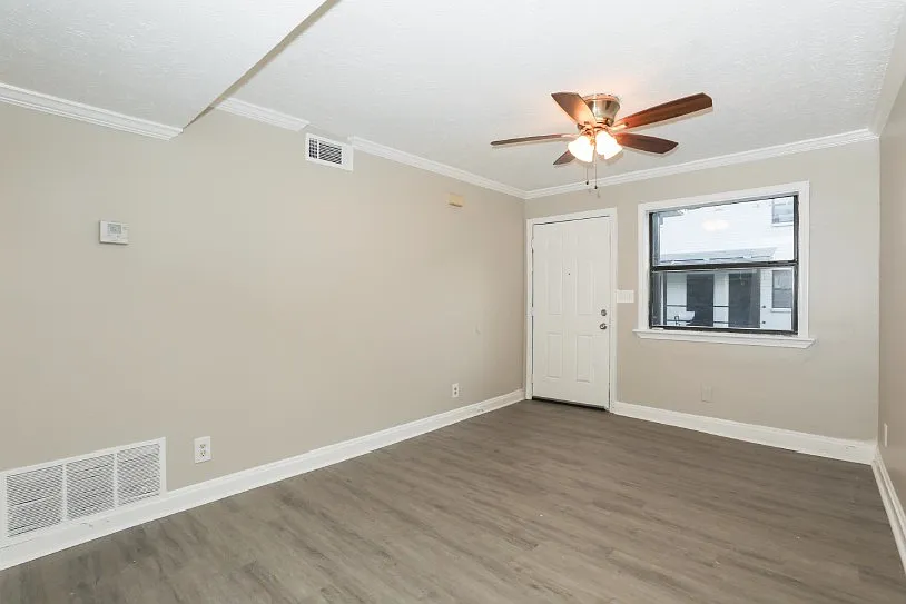 2 bed, 980 sqft, $1,100 — Photo 2