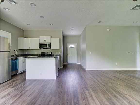 4th image of 924 Alecon Dr