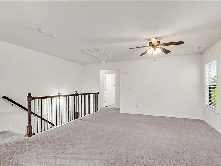 4920 Breezewood Cir — Photo 16