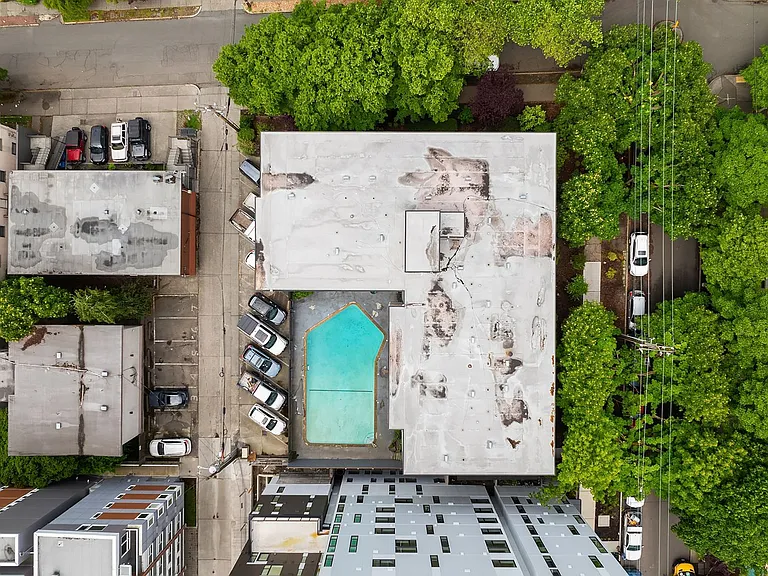 Cordova Apartments — Photo 44