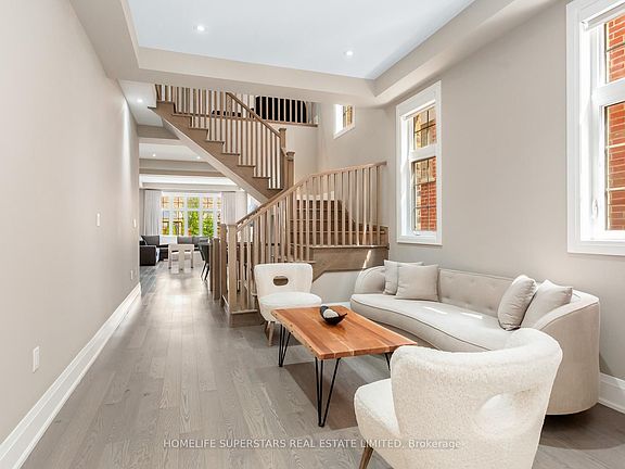4th image of 12 John Henry St