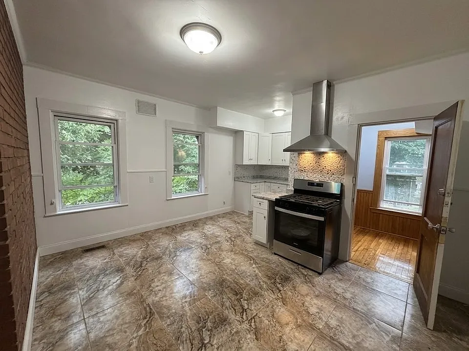 26 Walton St #2